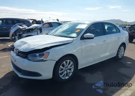 2014 Volkswagen Jetta 1.8T Se z USA, uszkodzony, nr VIN 3VWD17AJ8EM415745